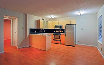 Wood laminate flooring